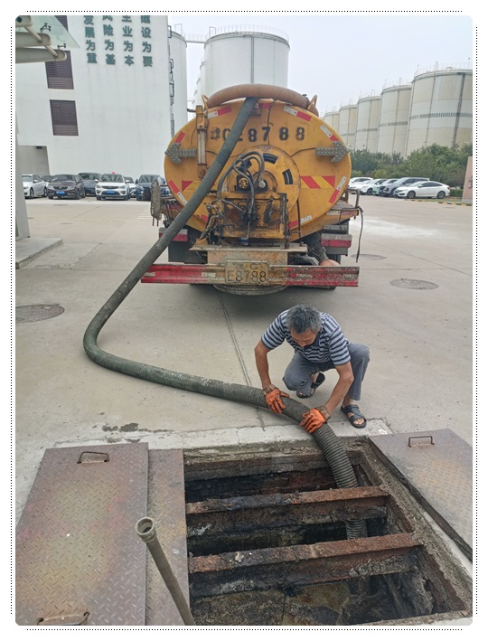 调楼镇隔油池清掏